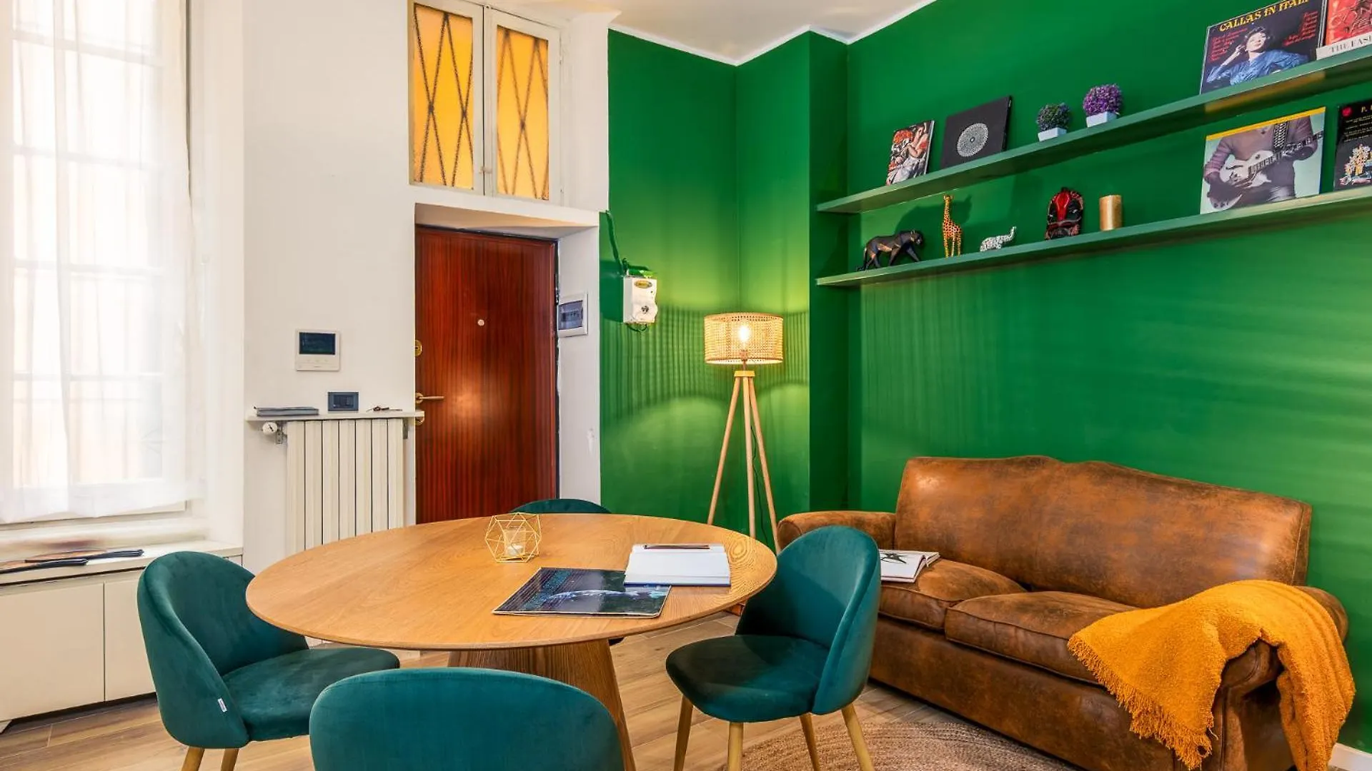 Elegant And Stylish Design Apartments In Brera Near The Metro Mediolan 0*,  Włochy