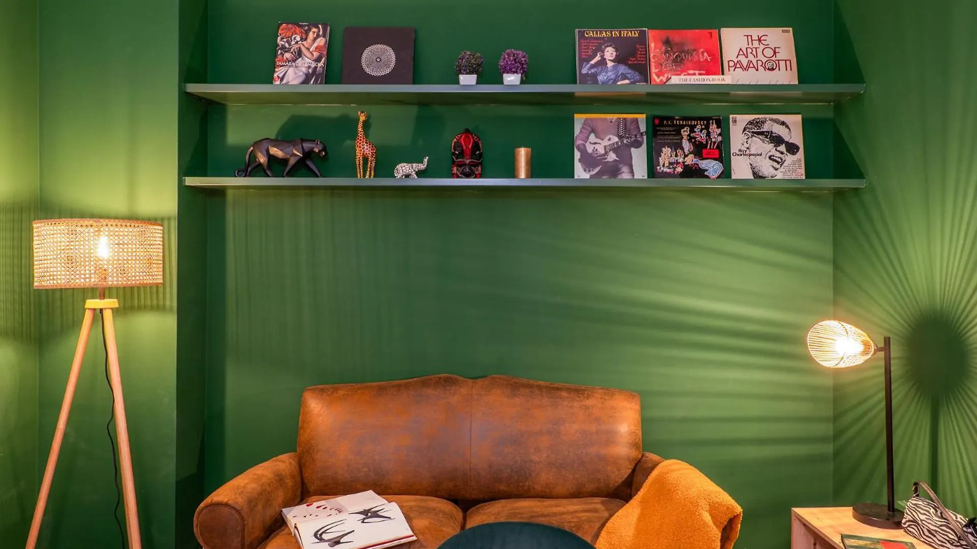 Elegant And Stylish Design Apartments In Brera Near The Metro Milan
