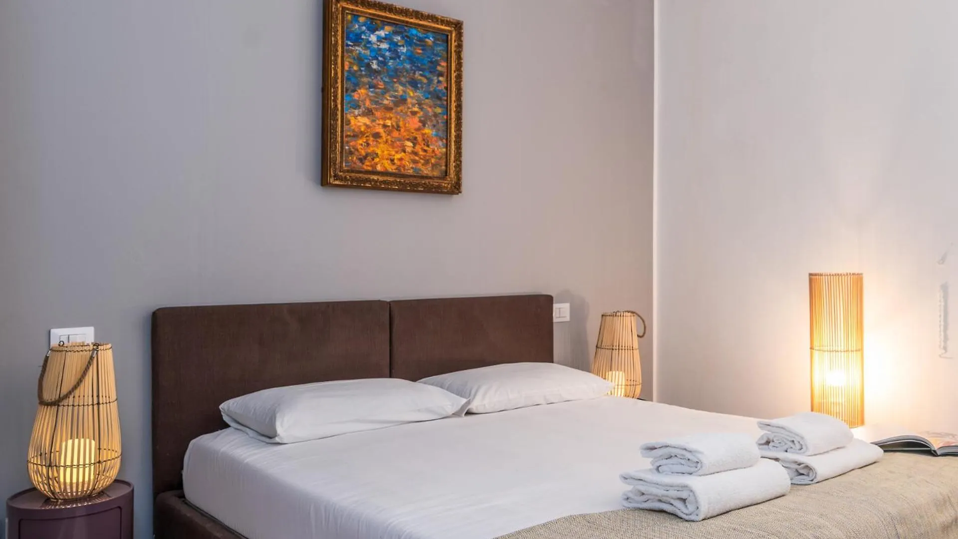 Elegant And Stylish Design Apartments In Brera Near The Metro Milan